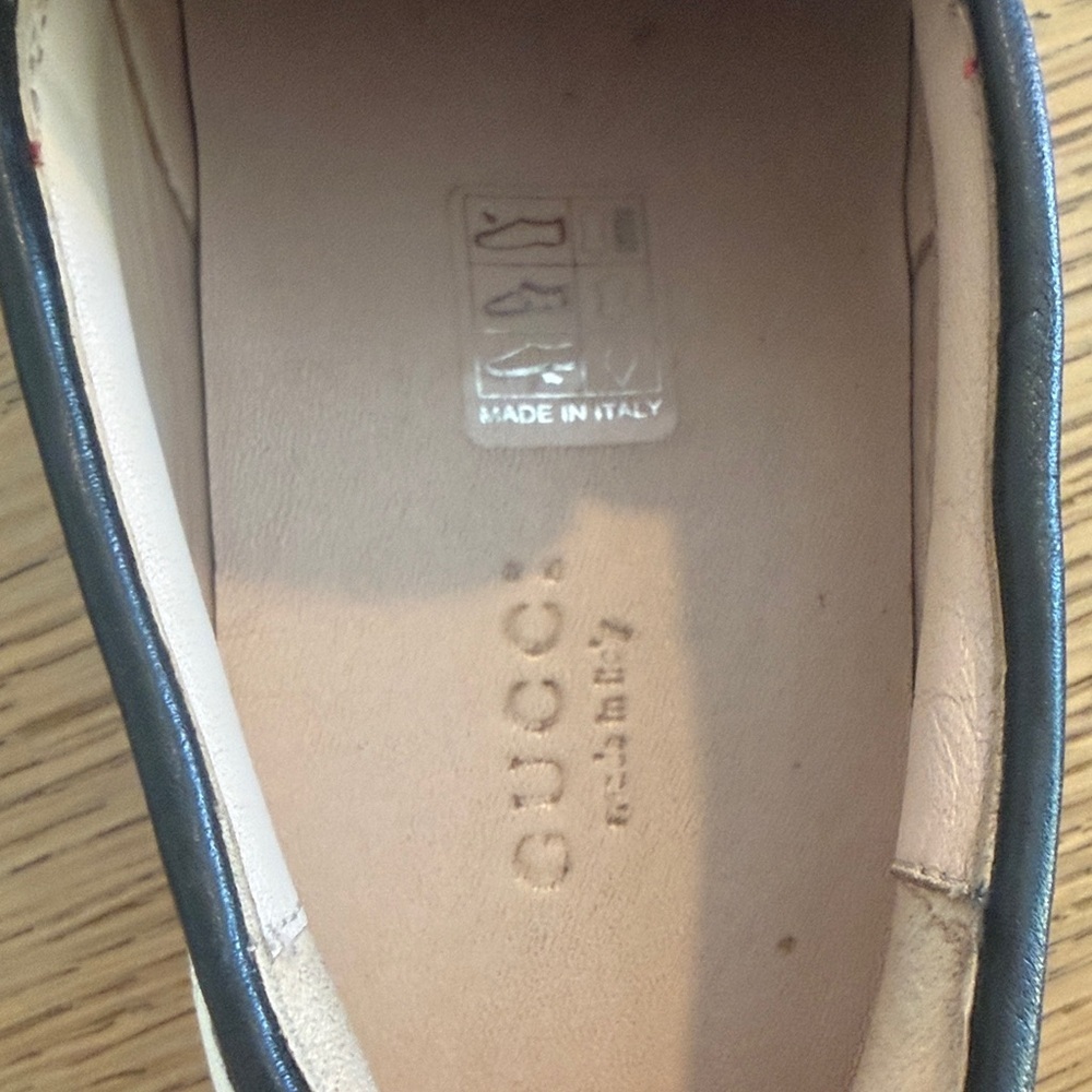 Gucci Red Bee Jacquard Fabric Ant Embellished Slip-On - Picture 2 of 7